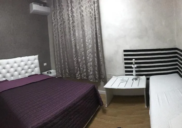 Donna Margharet Crotone